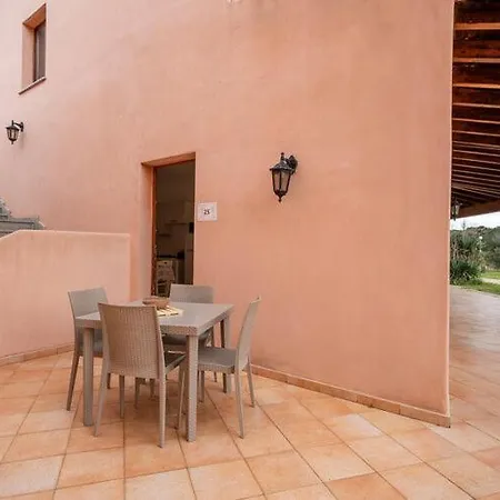 Casa vacanze With Shared Pool, Aglientu *