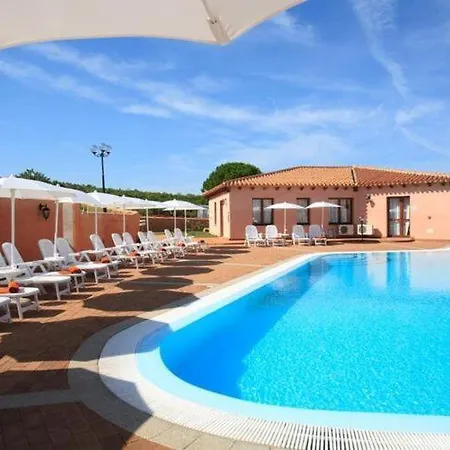 With Shared Pool, Aglientu *
