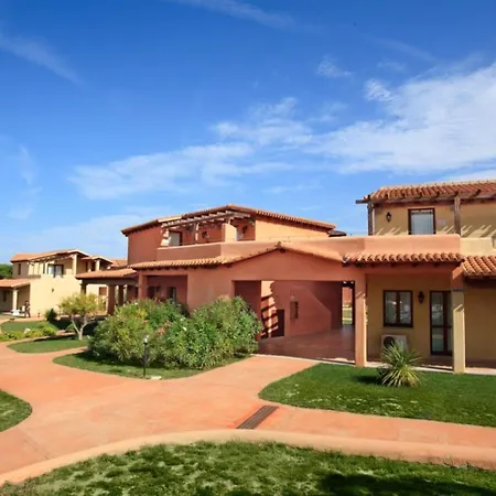 Casa vacanze With Shared Pool, Aglientu *
