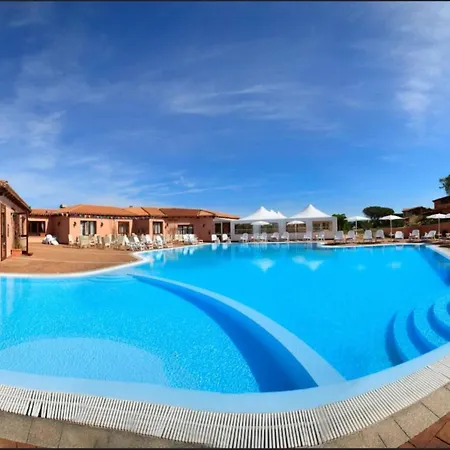 Casa vacanze With Shared Pool, Aglientu Vignola Mare