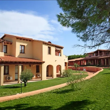 With Shared Pool, Aglientu * Vignola Mare