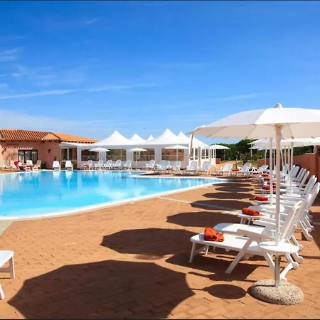 Casa vacanze With Shared Pool, Aglientu