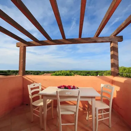 With Shared Pool, Aglientu Casa vacanze