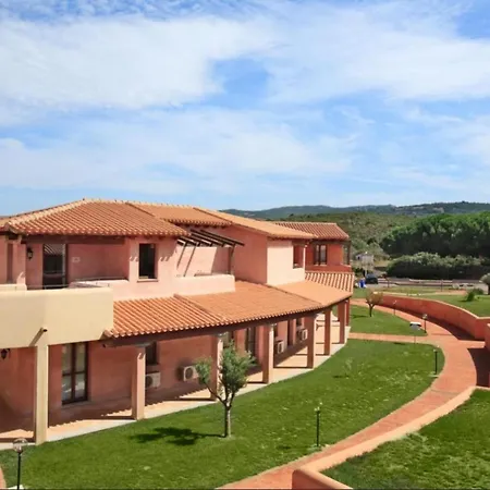 With Shared Pool, Aglientu Vignola Mare